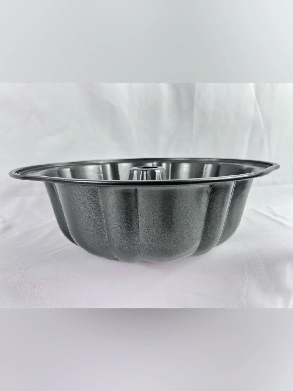 Wilton Gray Nonstick Fluted Bundt Pan - New